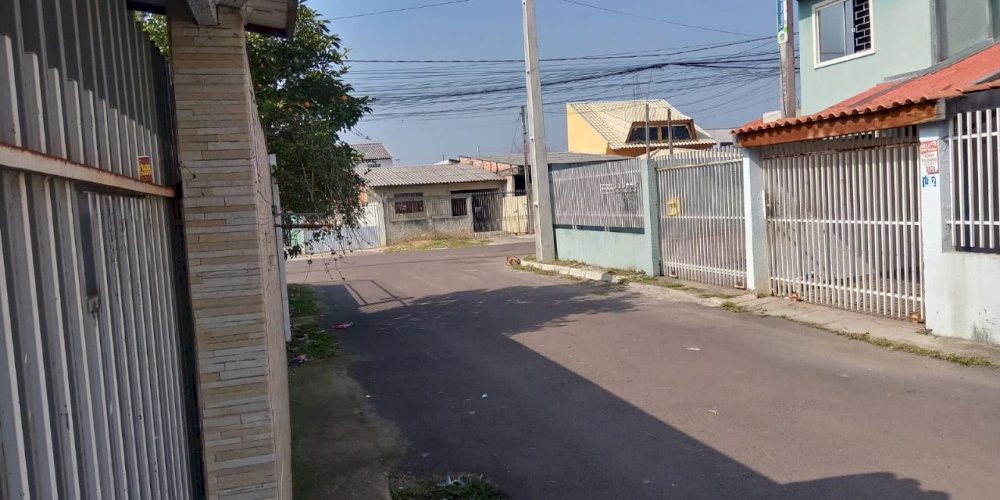 CASA em SÃO JOSÉ DOS PINHAIS - PR, no bairro Ipê